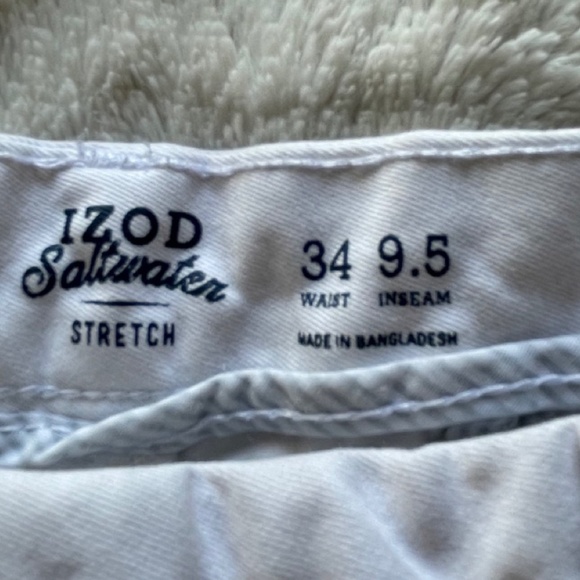 IZOD white/khaki shorts - Picture 3 of 6